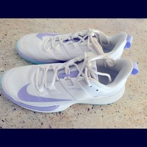 Nike Vapor women’s tennis sneaker. Size 8